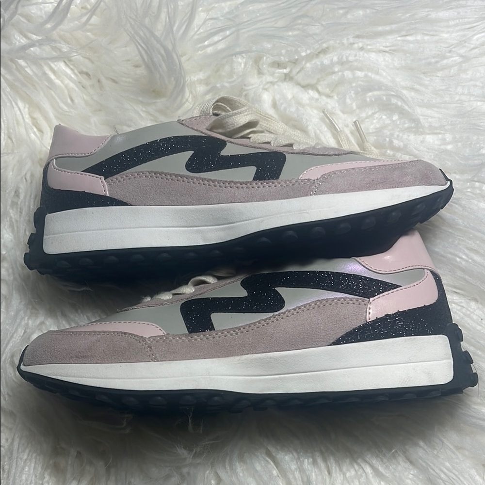 Stylish Steve Madden Girls Sneakers in Pink and Glitter Black